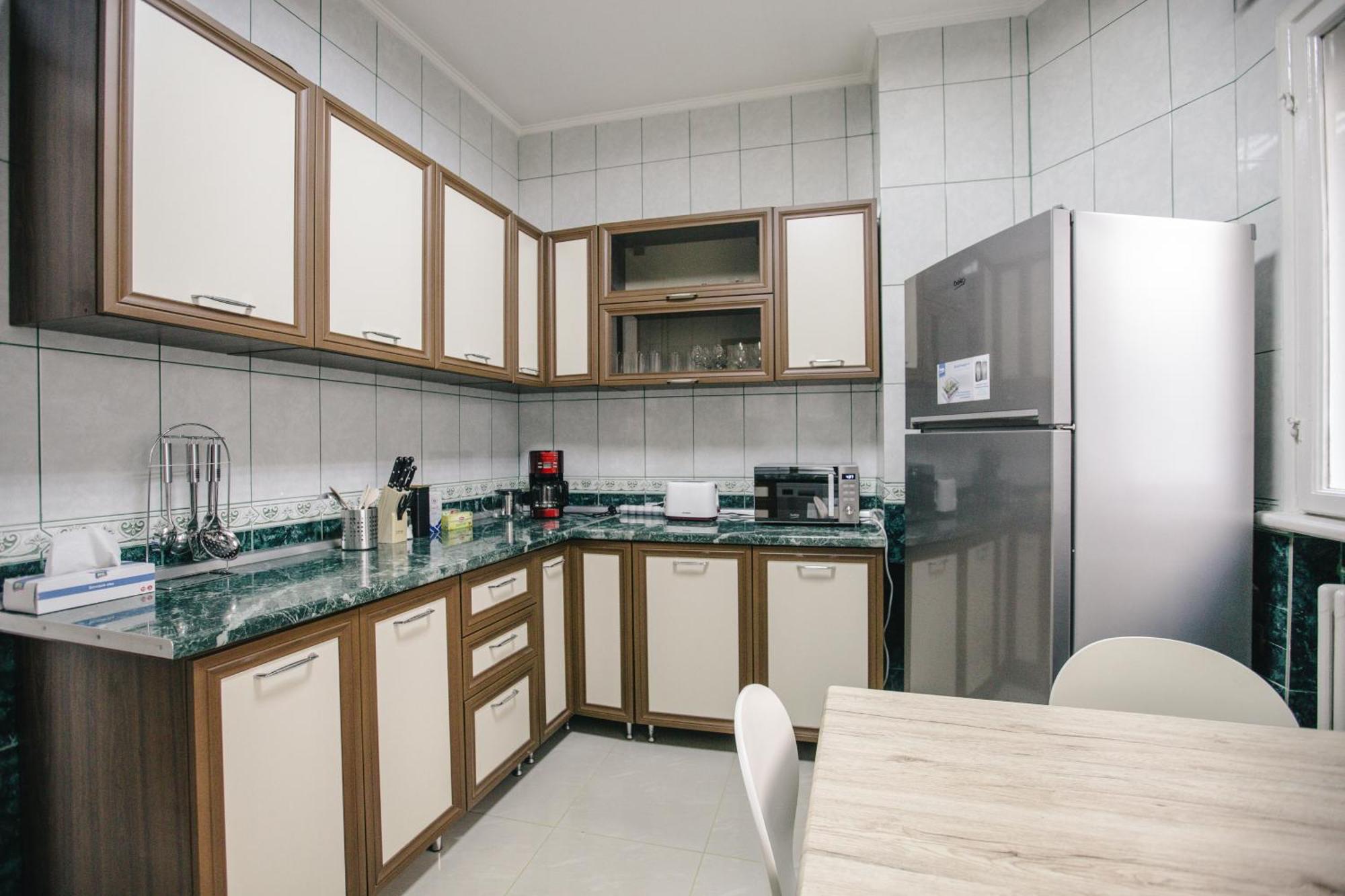 Spacious City View Apartment With Balcony Bucureşti Ngoại thất bức ảnh